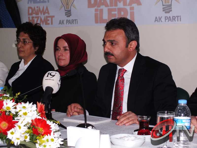 BAŞKAN KÜLCÜ ANİTTA OTELDE BASIN TOPLANTISI YAPIYOR