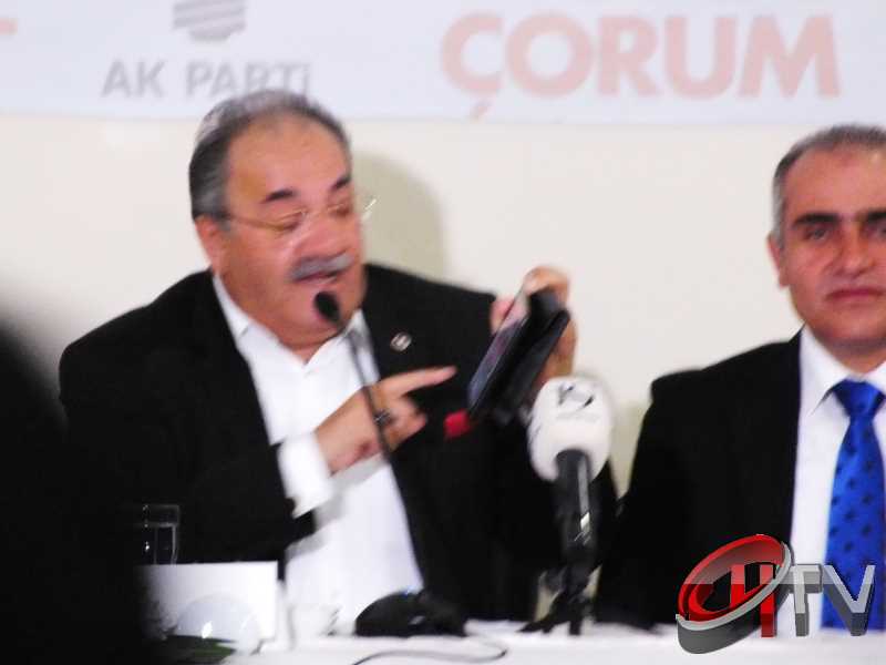 BAŞKAN KÜLCÜ ANİTTA OTELDE BASIN TOPLANTISI YAPIYOR