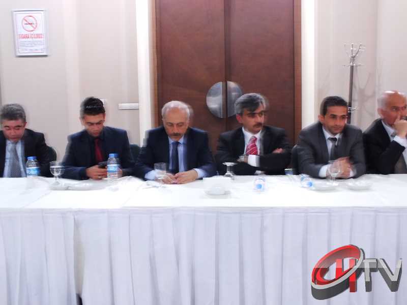 BAŞKAN KÜLCÜ ANİTTA OTELDE BASIN TOPLANTISI YAPIYOR