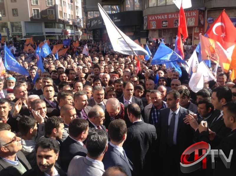 NUMAN KURTULMUŞ YAZIÇARŞIDA  COŞDU