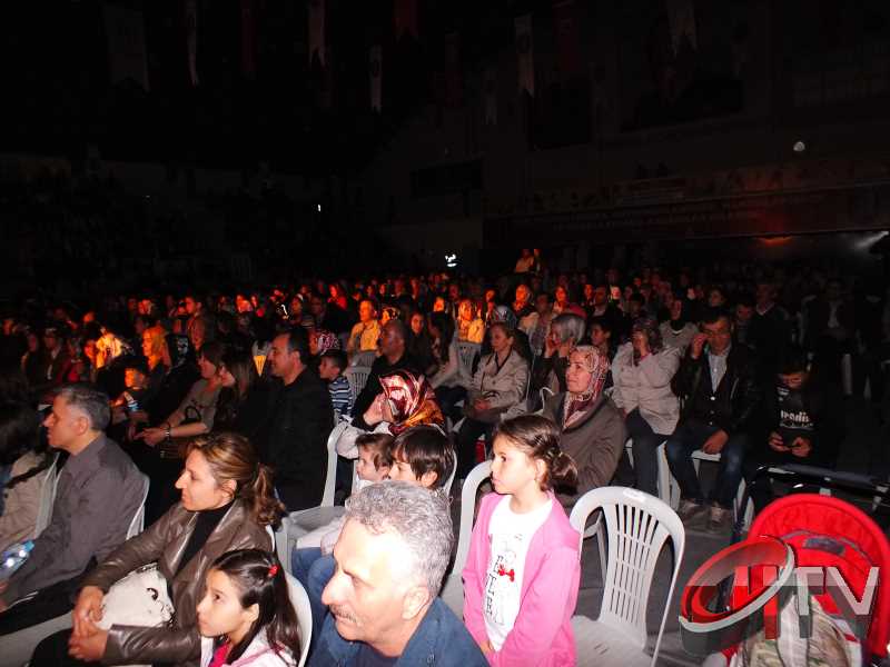 ÇORUM-ORHAN HAKALMAZ KONSERİ BAŞLADI