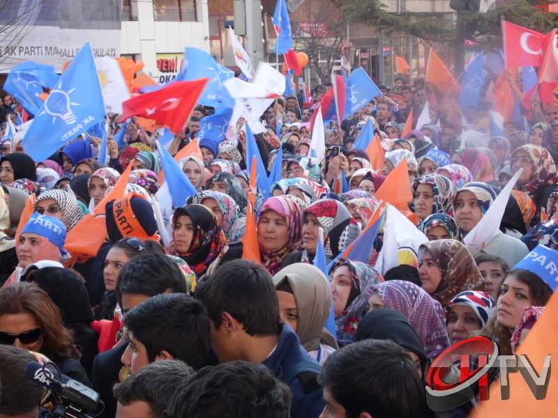NUMAN KURTULMUŞ YAZIÇARŞIDA  COŞDU