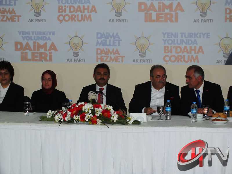 BAŞKAN KÜLCÜ ANİTTA OTELDE BASIN TOPLANTISI YAPIYOR