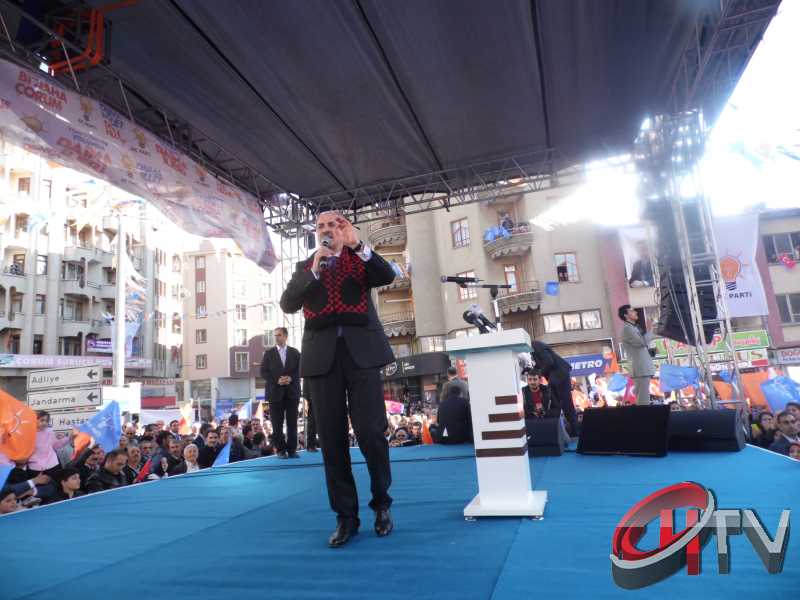 NUMAN KURTULMUŞ YAZIÇARŞIDA  COŞDU