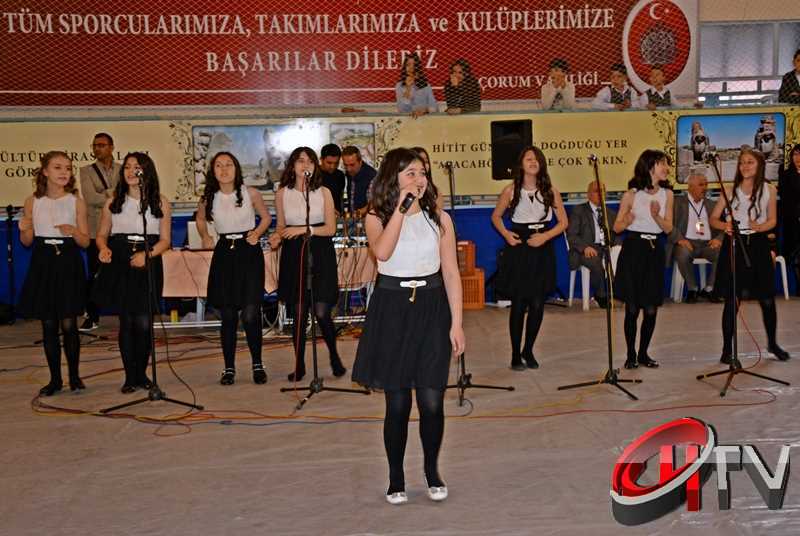 KARE KARE 23.NİSAN KUTLAMALARI FOTOĞRAFLARI Çorum Atatürk Kapalı Spor salonunda 23 Nisan Ulusal Egemenlik ve Çocuk Bayramı’nın 94. Yıldönümü etkinliklerle kutlanıyor.