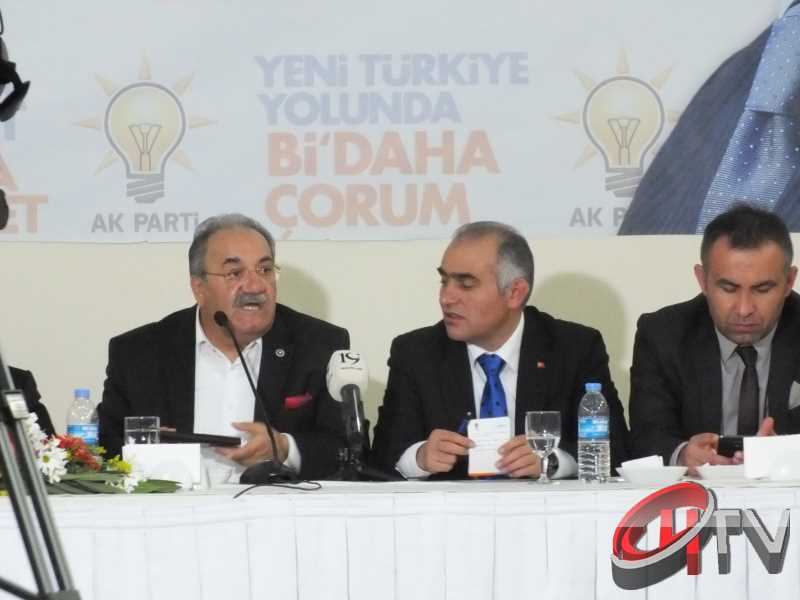 BAŞKAN KÜLCÜ ANİTTA OTELDE BASIN TOPLANTISI YAPIYOR