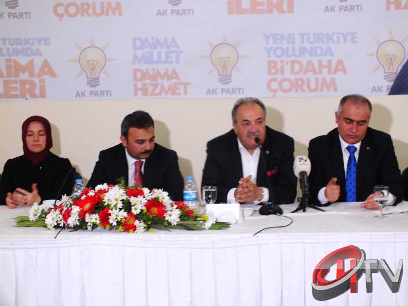 BAŞKAN KÜLCÜ ANİTTA OTELDE BASIN TOPLANTISI YAPIYOR