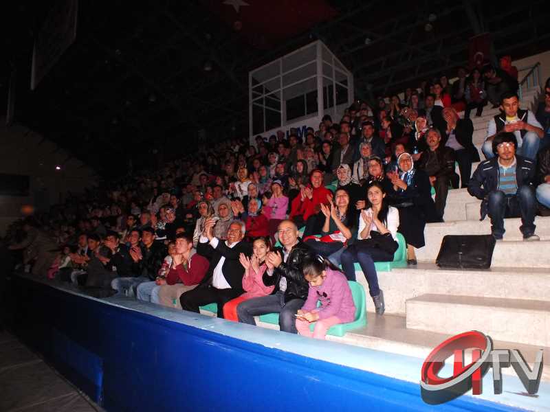 ÇORUM-ORHAN HAKALMAZ KONSERİ BAŞLADI