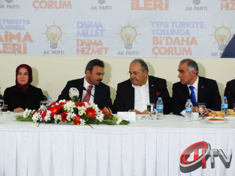 BAŞKAN KÜLCÜ ANİTTA OTELDE BASIN TOPLANTISI YAPIYOR