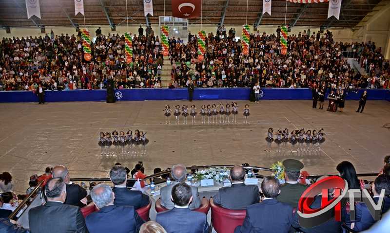 KARE KARE 23.NİSAN KUTLAMALARI FOTOĞRAFLARI Çorum Atatürk Kapalı Spor salonunda 23 Nisan Ulusal Egemenlik ve Çocuk Bayramı’nın 94. Yıldönümü etkinliklerle kutlanıyor.