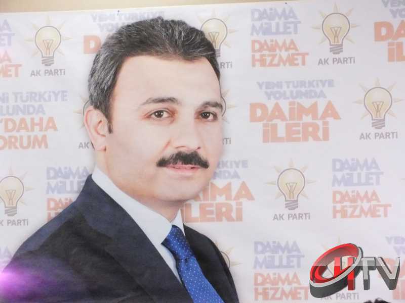 BAŞKAN KÜLCÜ ANİTTA OTELDE BASIN TOPLANTISI YAPIYOR