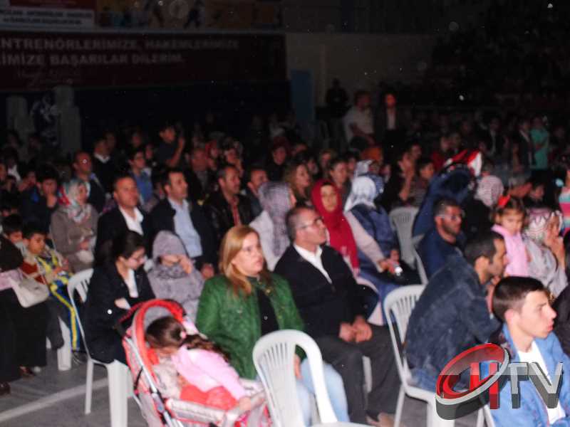 ÇORUM-ORHAN HAKALMAZ KONSERİ BAŞLADI