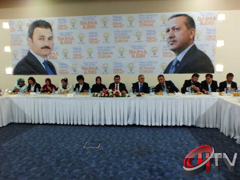 BAŞKAN KÜLCÜ ANİTTA OTELDE BASIN TOPLANTISI YAPIYOR