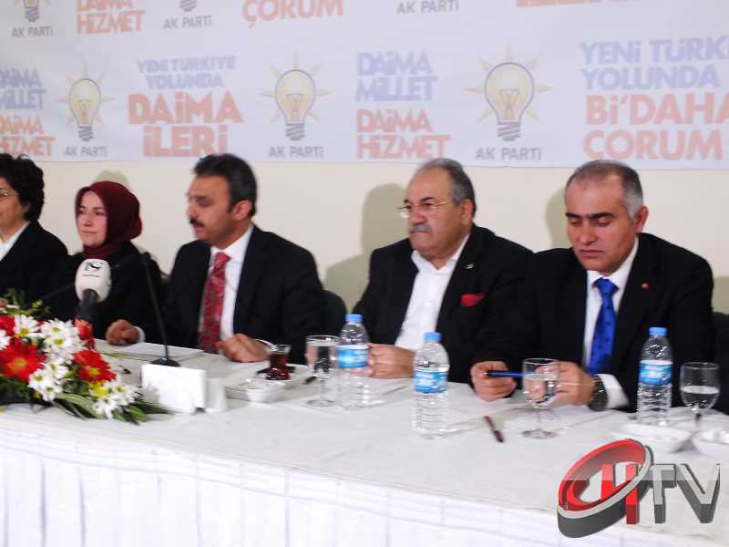 BAŞKAN KÜLCÜ ANİTTA OTELDE BASIN TOPLANTISI YAPIYOR