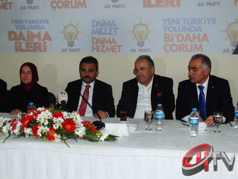 BAŞKAN KÜLCÜ ANİTTA OTELDE BASIN TOPLANTISI YAPIYOR