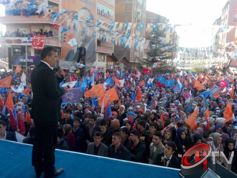 NUMAN KURTULMUŞ YAZIÇARŞIDA  COŞDU