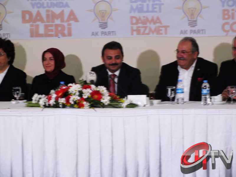 BAŞKAN KÜLCÜ ANİTTA OTELDE BASIN TOPLANTISI YAPIYOR