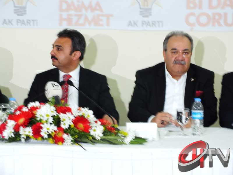 BAŞKAN KÜLCÜ ANİTTA OTELDE BASIN TOPLANTISI YAPIYOR