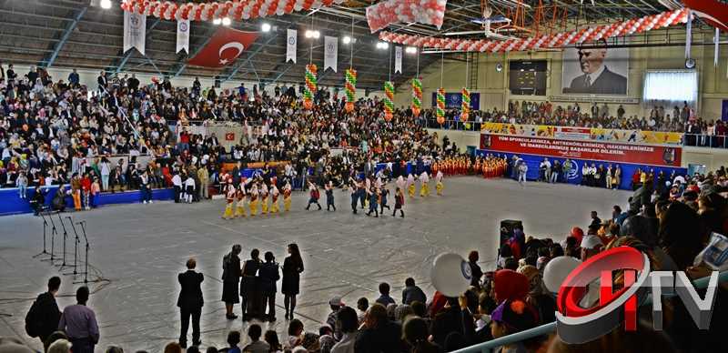 KARE KARE 23.NİSAN KUTLAMALARI FOTOĞRAFLARI Çorum Atatürk Kapalı Spor salonunda 23 Nisan Ulusal Egemenlik ve Çocuk Bayramı’nın 94. Yıldönümü etkinliklerle kutlanıyor.