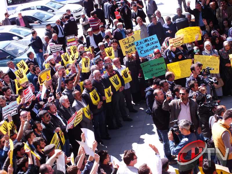 Mısır'da 528 kişi hakkında verilen idam kararı Çorum Ulucami