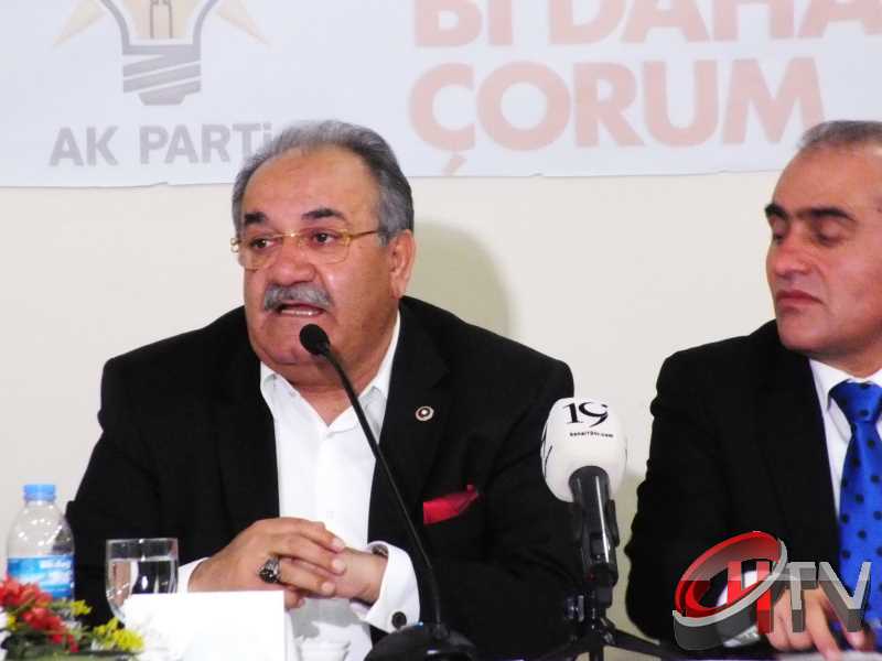 BAŞKAN KÜLCÜ ANİTTA OTELDE BASIN TOPLANTISI YAPIYOR