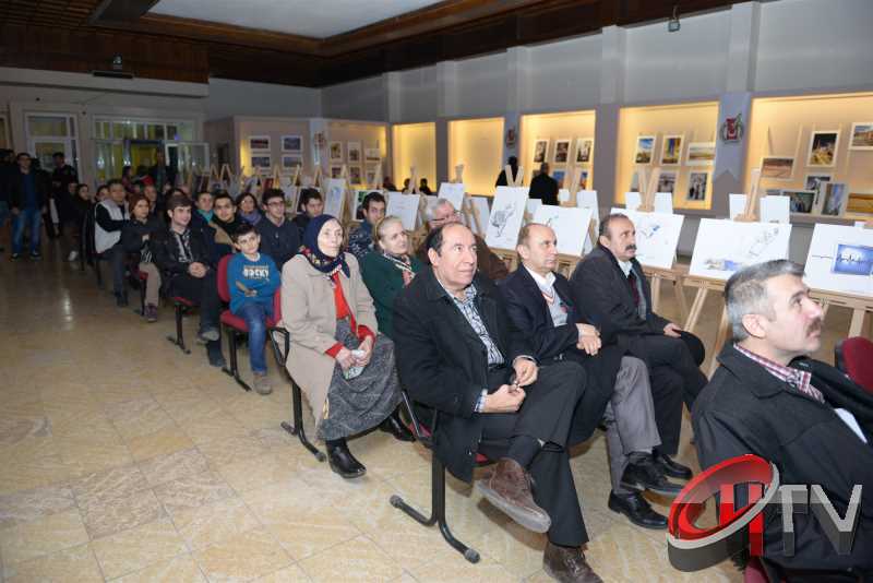Çorum  Belediyesi Kültür ve Sosyal İşleri Türk Sanat Müziği Konseri, izleyenleri adeta büyüledi.Çorum Devlet Tiyatro Salonunda gerçekleşen Konser tek kelimeyle muhteşemdi.Devlet tiyatro Salonu Tıklım tıklım doldu ve Salon dışına Belediye tarafından sinevizyon kuruldu.