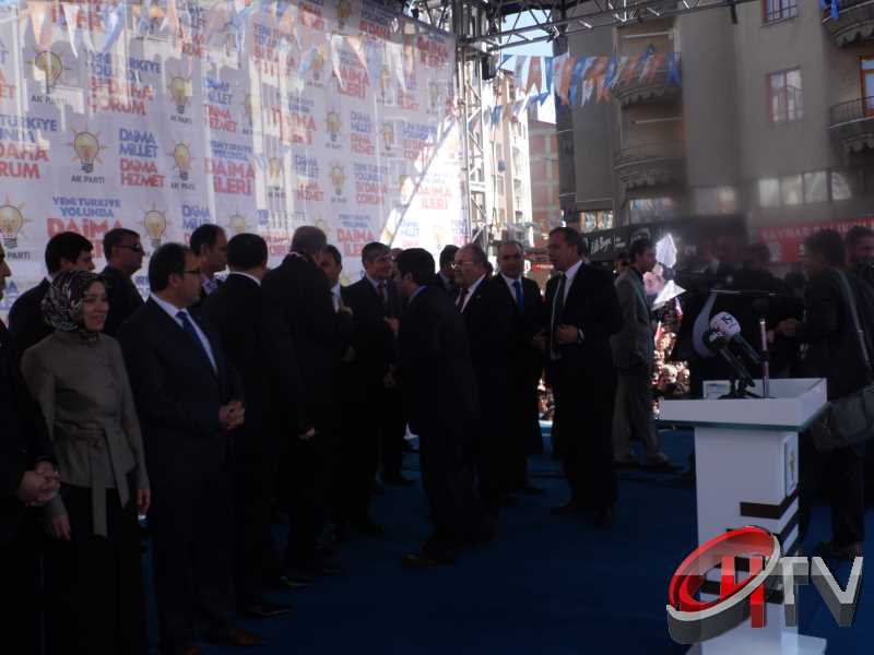 NUMAN KURTULMUŞ YAZIÇARŞIDA  COŞDU