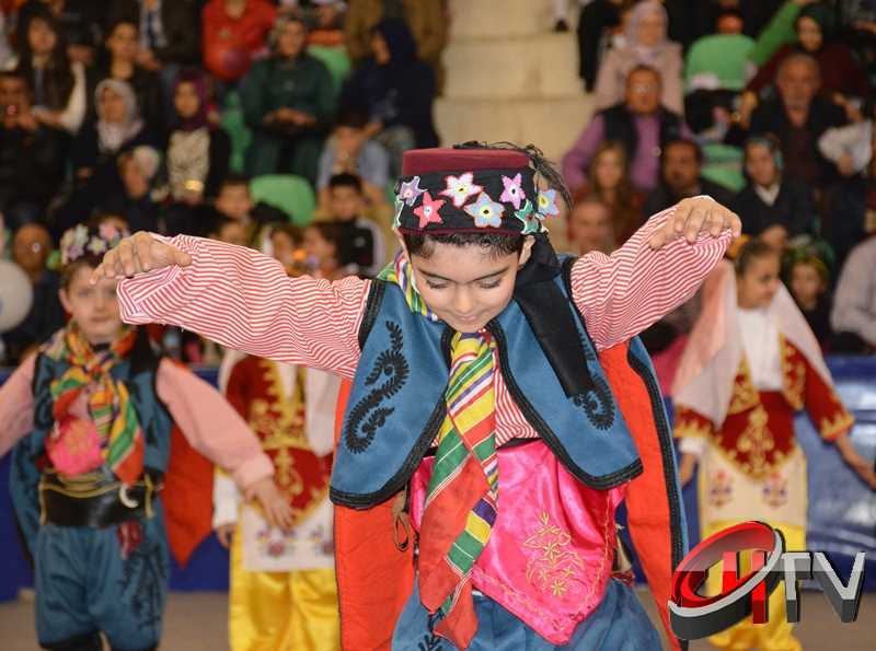 KARE KARE 23.NİSAN KUTLAMALARI FOTOĞRAFLARI Çorum Atatürk Kapalı Spor salonunda 23 Nisan Ulusal Egemenlik ve Çocuk Bayramı’nın 94. Yıldönümü etkinliklerle kutlanıyor.