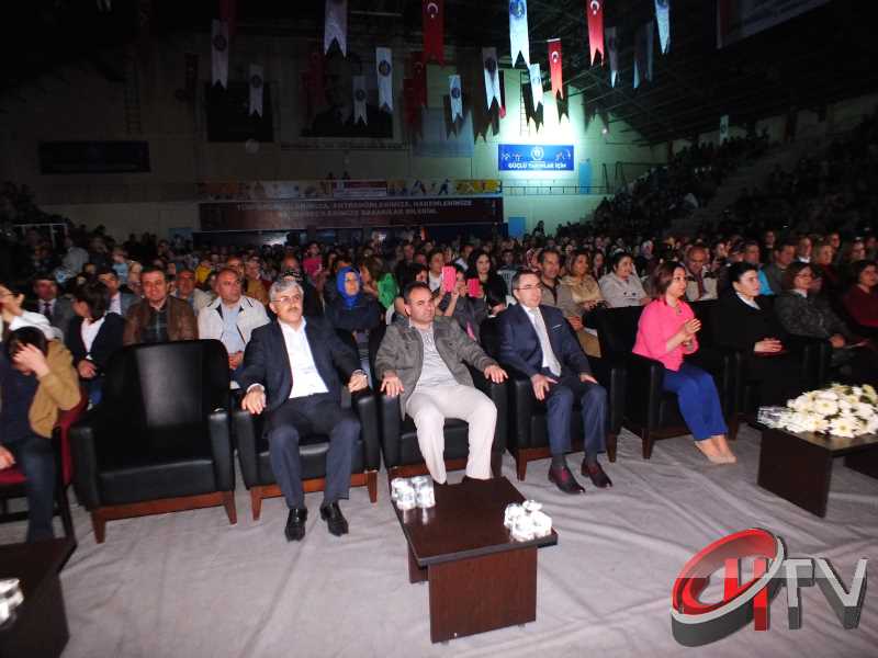 ÇORUM-ORHAN HAKALMAZ KONSERİ BAŞLADI