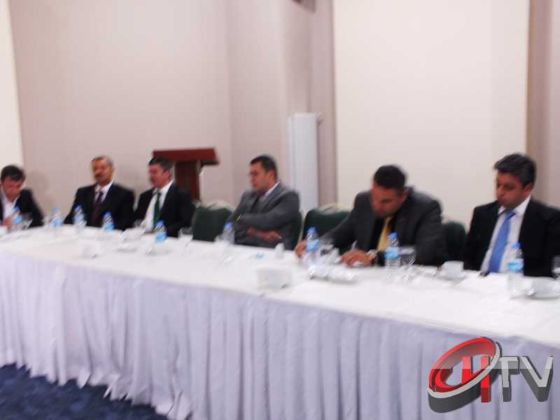 BAŞKAN KÜLCÜ ANİTTA OTELDE BASIN TOPLANTISI YAPIYOR