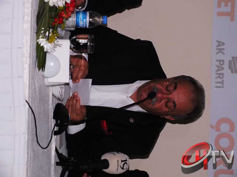 BAŞKAN KÜLCÜ ANİTTA OTELDE BASIN TOPLANTISI YAPIYOR