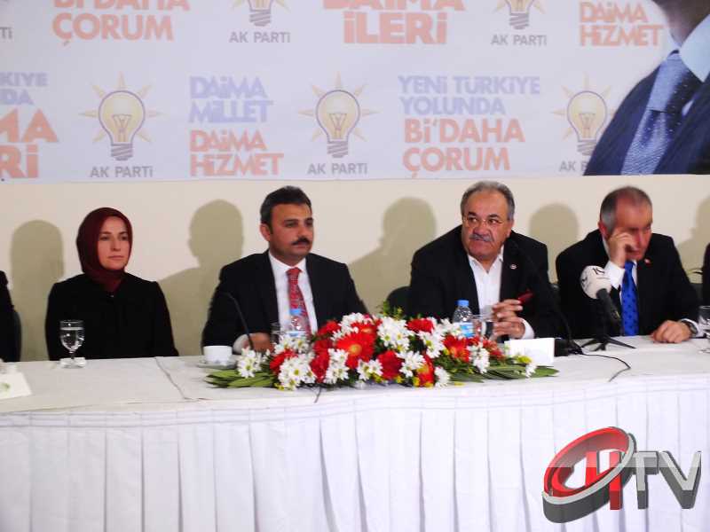 BAŞKAN KÜLCÜ ANİTTA OTELDE BASIN TOPLANTISI YAPIYOR