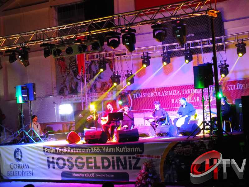 ÇORUM-ORHAN HAKALMAZ KONSERİ BAŞLADI