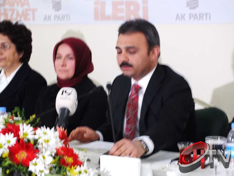 BAŞKAN KÜLCÜ ANİTTA OTELDE BASIN TOPLANTISI YAPIYOR