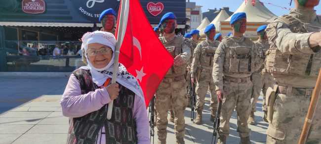 30 Ağustos Zafer Bayramı düzenlenen törenlerle kutlandı