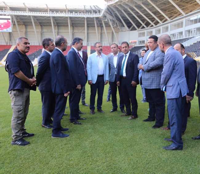 Bakan Kasapoğlu stat ve salon teslim alırız dedi