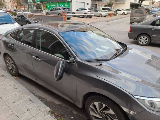 Çorum'da Bahçelievler Mahallesinde 15 Aracın Aynaları Kırıldı 