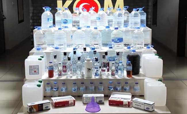 Çorum'da sahte içki üreten iki şüpheli yakalandı