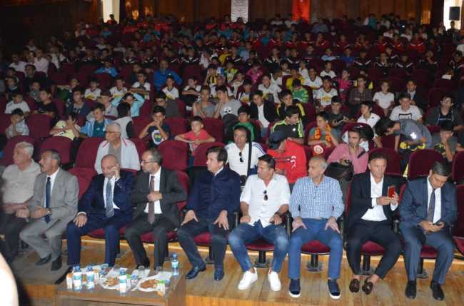Futbolun Efsaneleri Gençlerle Çorum'da buluştu