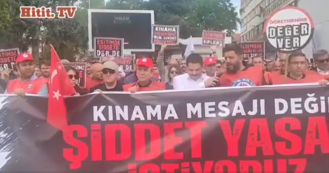 Öğretmenler İş Bıraktı Meydanlara İndiler