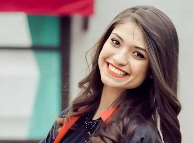  Şenay Aybüke Yalçın Kabri başında dualarla anıldı