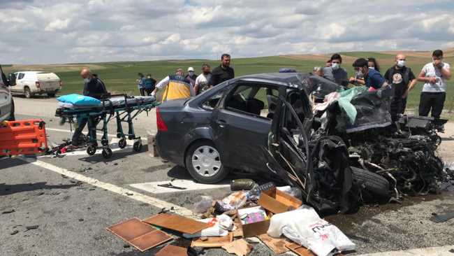 Trafik kazasında 1 kişi öldü - 2 kişi yaralandı