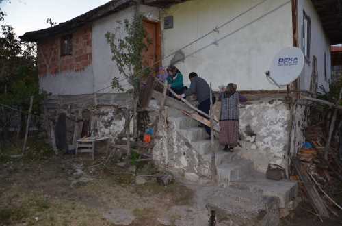 30 Yıllık 400 bin Tl  birikimlerini dolandırıcılarıcılara kaptırdılar!