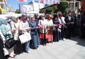 KADININ EMEĞİ ERKEĞİ YENDİ