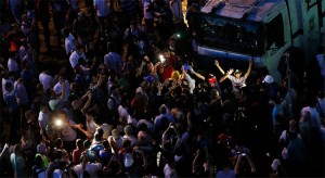 ŞEREFSİZ ALÇAKLAR 2 POLİSİMİZİ BIÇAKLADILAR