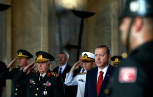 ERDOĞAN YAŞ üyeleri ile birlikte Anıtkabir'de