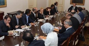 BAŞBAKAN GEZİ PARK'LI DAYANIŞMA ÜYELERİ VE  8 SANATCI İLE GÖRÜŞDÜ