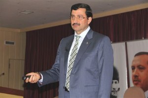 ÇORUM'DA SİYASET AKADEMİSİNE DEVAM 