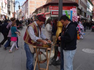 ÇORUM'DA KARE KARE FOTOĞRAFLARLA BAYRAM ALIŞ VERİŞİ 
