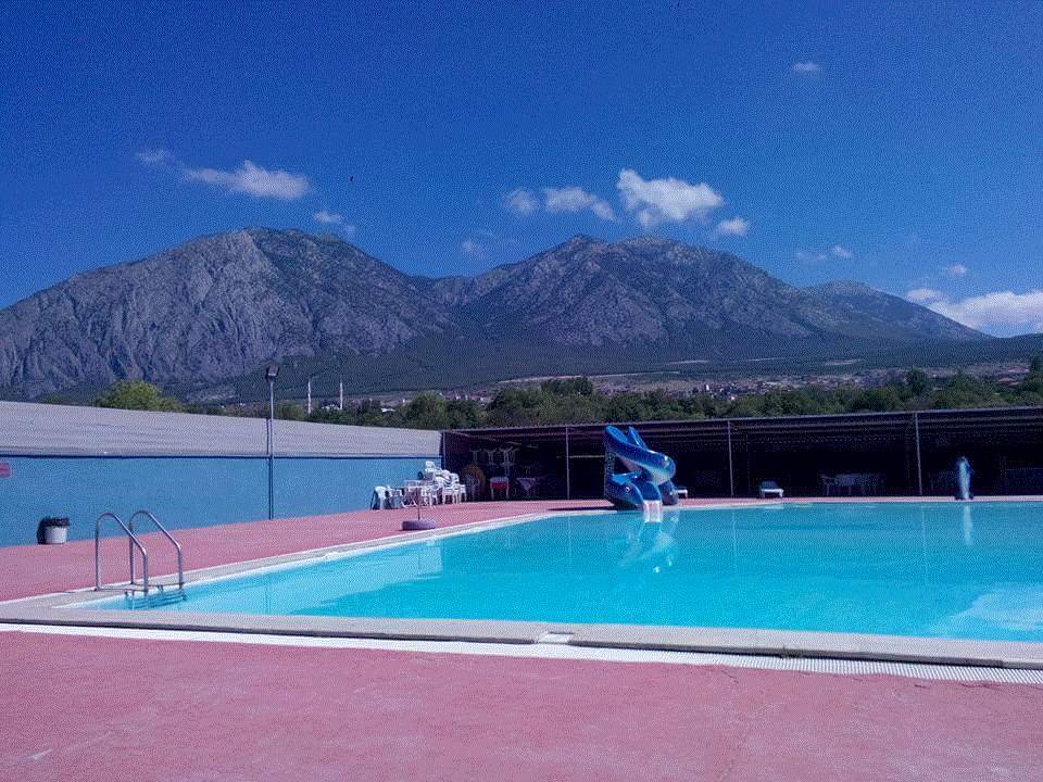 7 Yaşındaki Mert havuzda boğularak yaşamını yitirdi